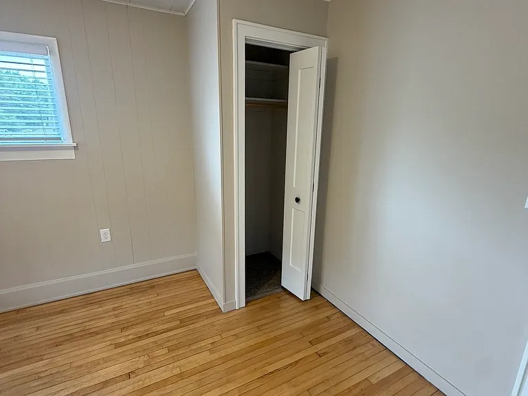 435 Gold St — Photo 7