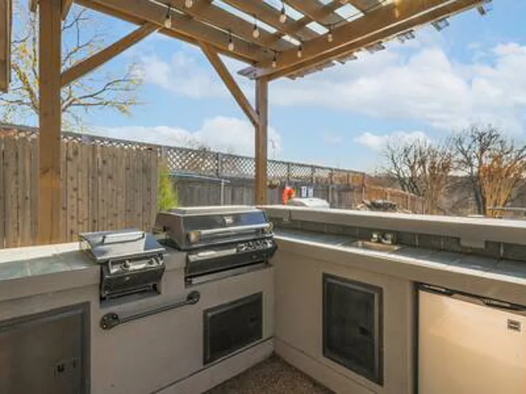 Falcon Ridge Dr — Photo 32