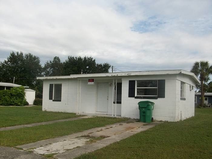 1st image of 21034 Ionia Ave