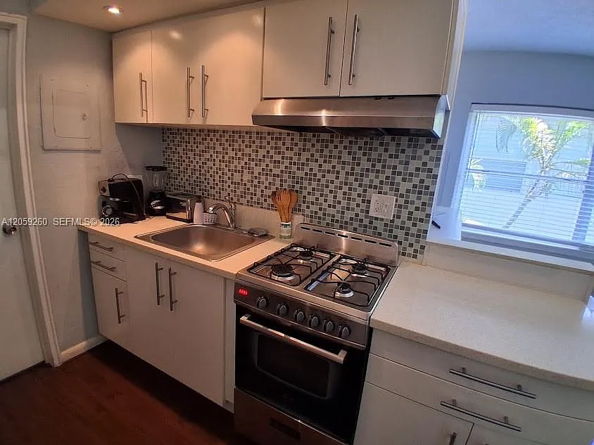 Sobe Phoenix Condo — Photo 3