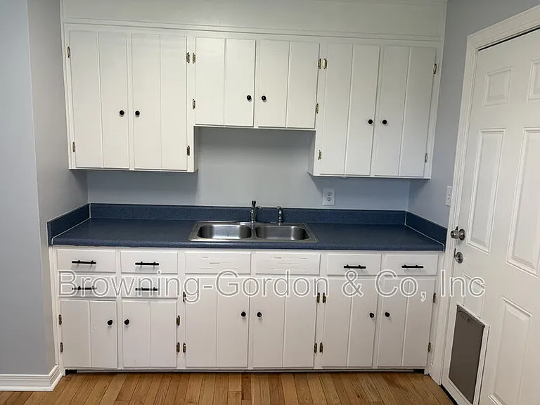 538 Fairlane Dr — Photo 9