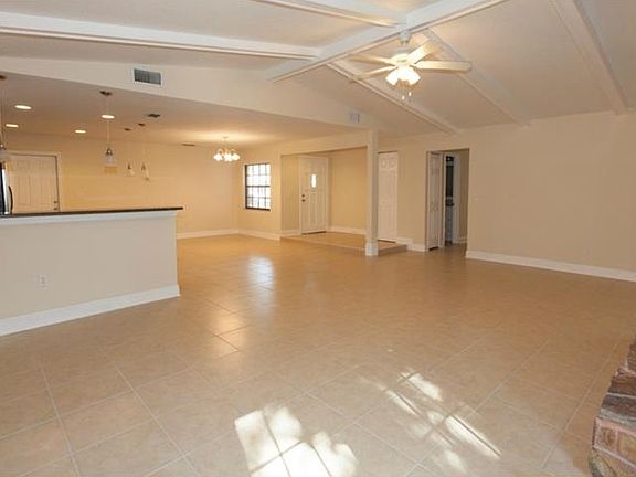 2nd image of 8006 W Elm St