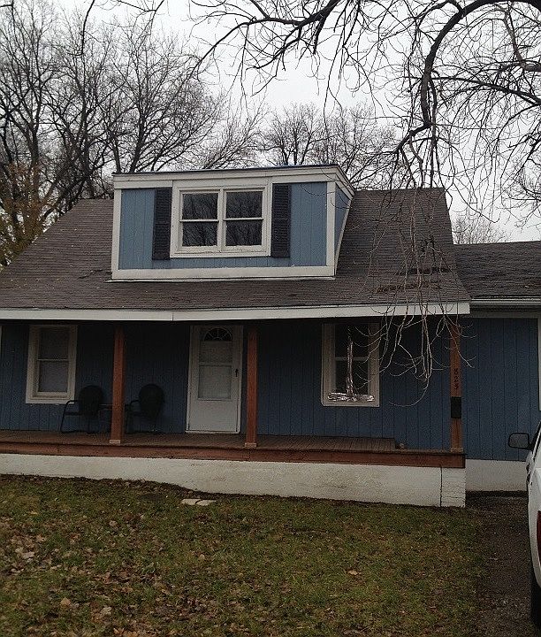 1st image of 825 S Fuller Ave