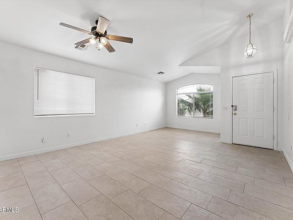3rd image of 24021 W HIDALGO Avenue