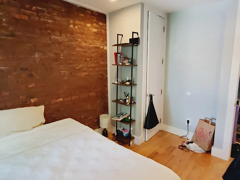129 Ryerson St #2 — Photo 7