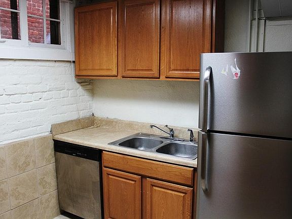 5th image of 2405 Grove Ave APT C