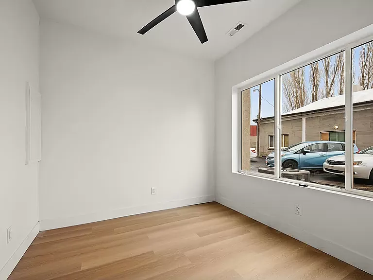 218 W Paxton Ave — Photo 15