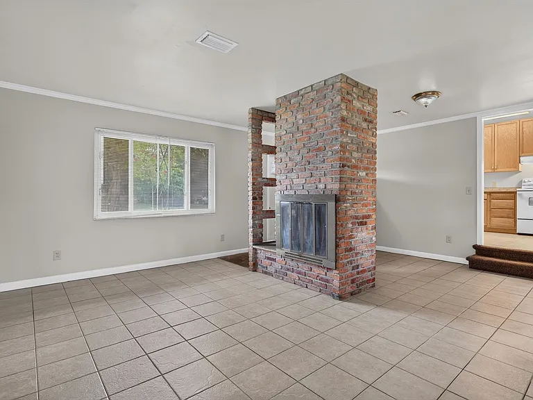 2618 Arlex Dr E — Photo 9