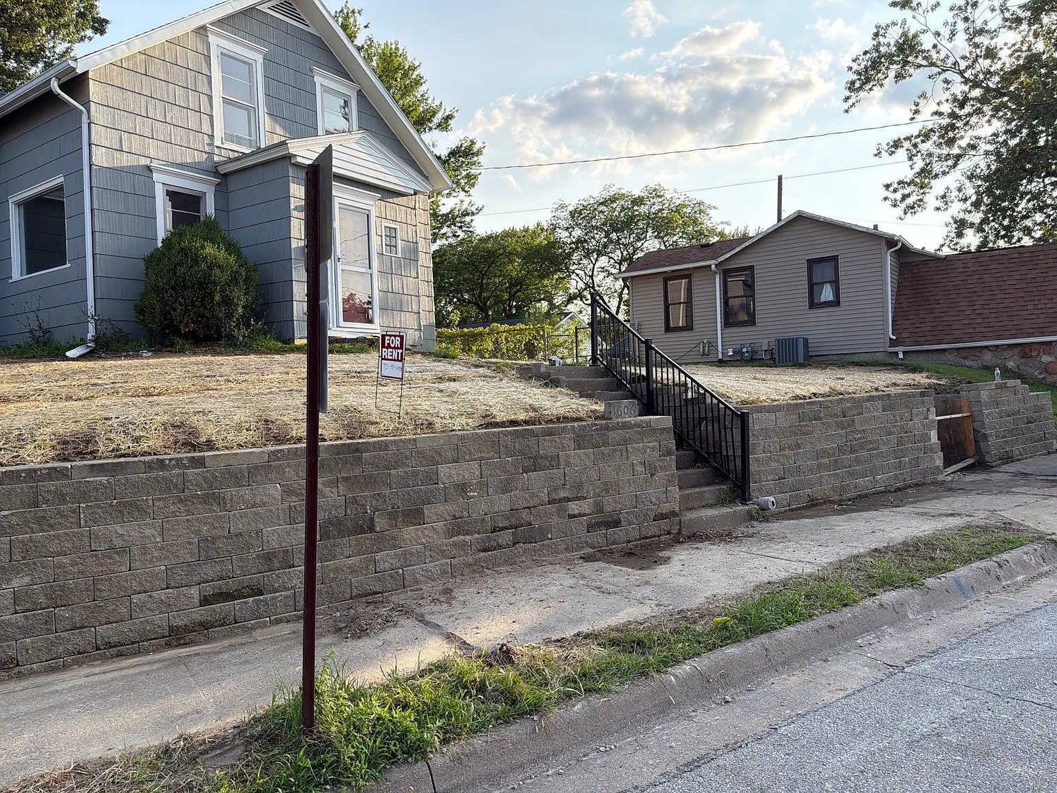 2 bed, 1272 sqft, $925 — Photo 1
