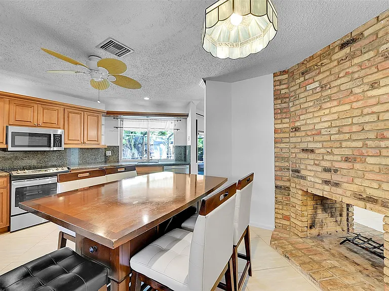 1361 SW 26th Ave — Photo 26