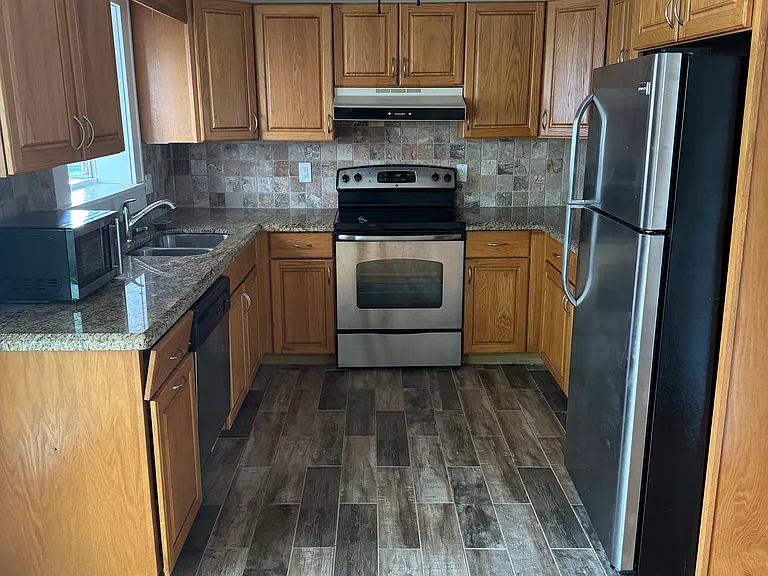1214 Bartlett St #15 — Photo 1