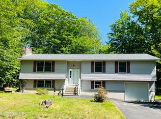 108 Remington Cir, Tobyhanna, PA