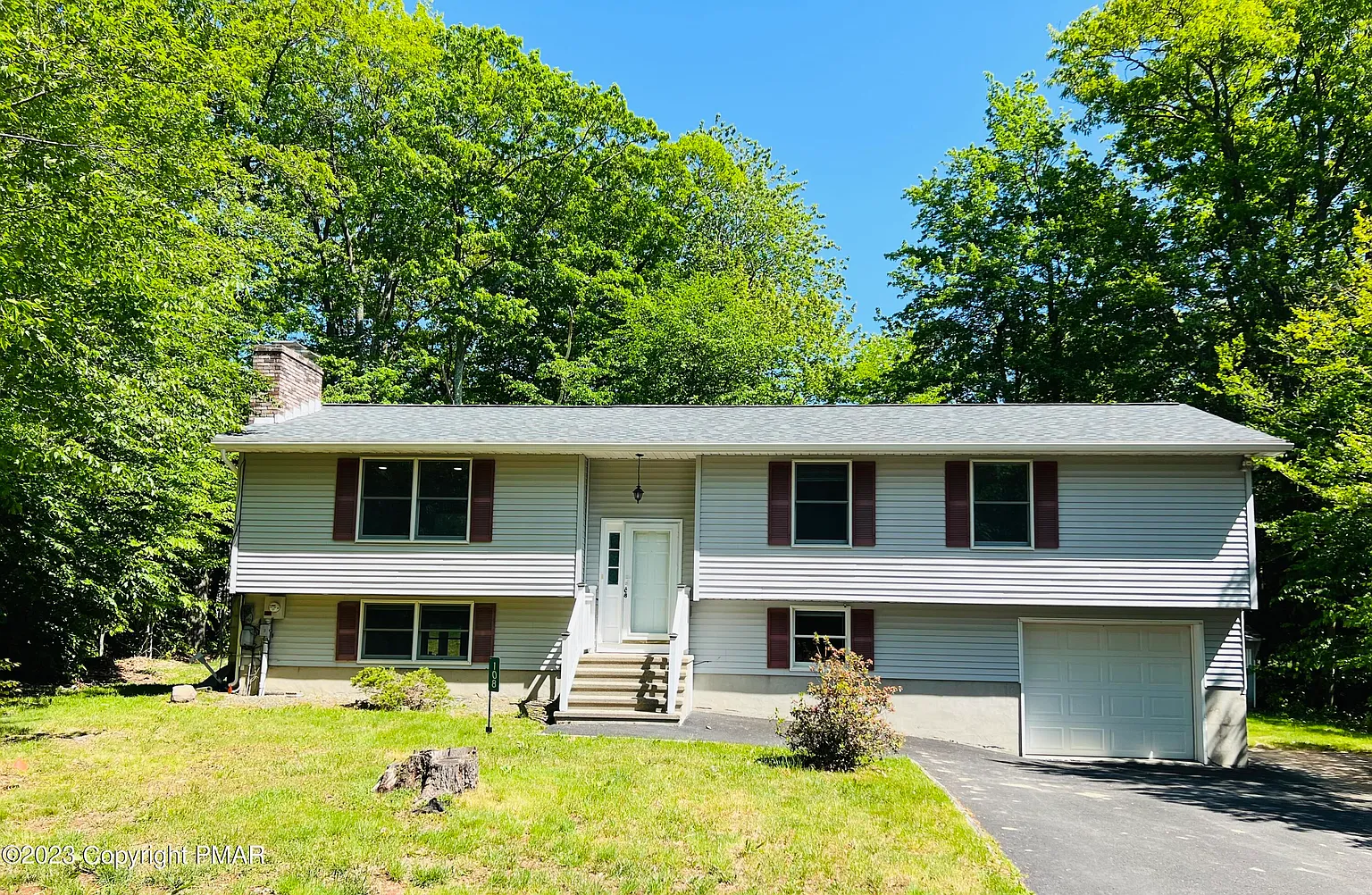 108 Remington Cir photo 1