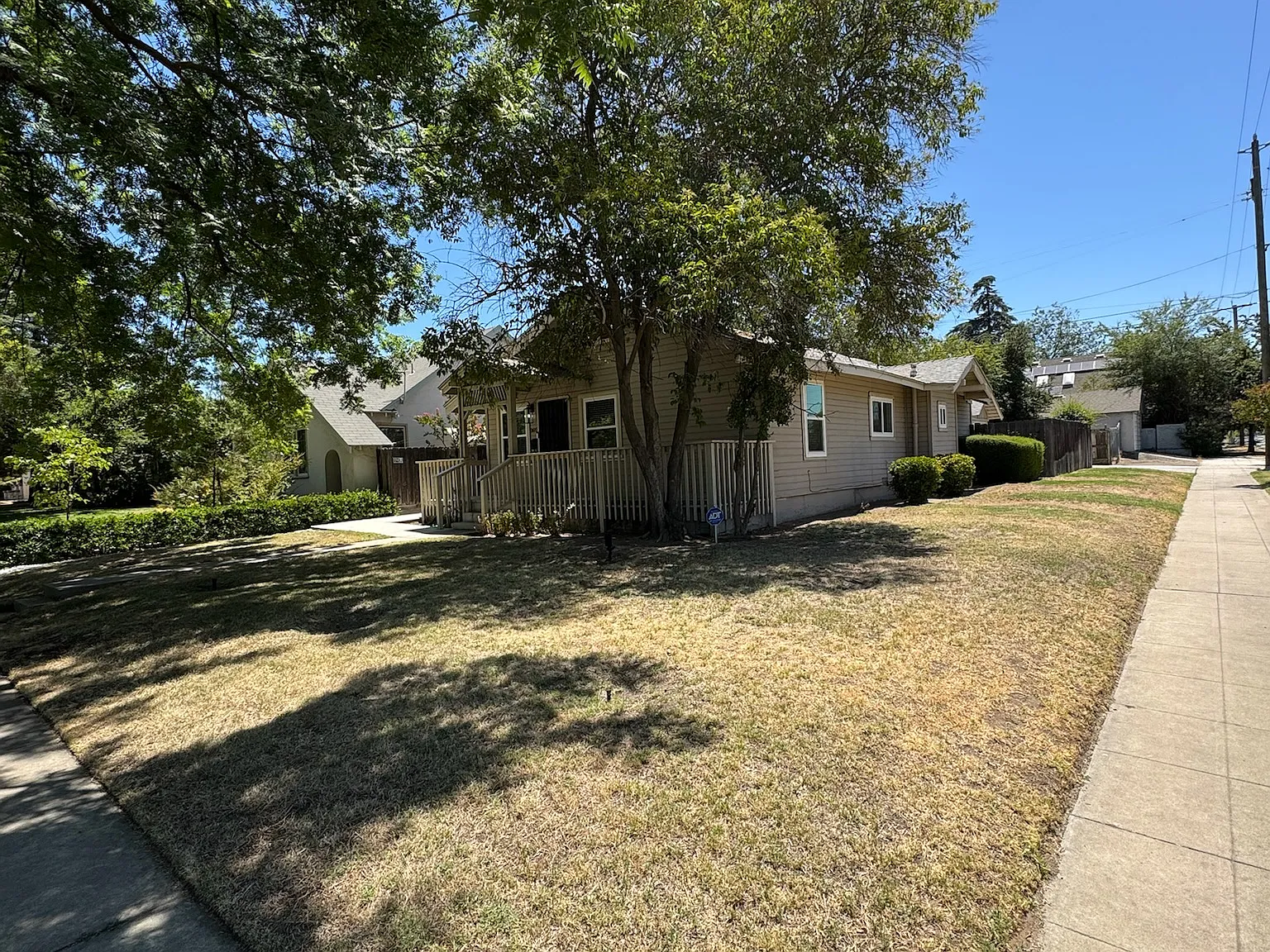 3 bed, 1110 sqft, $2,000 — Photo 4