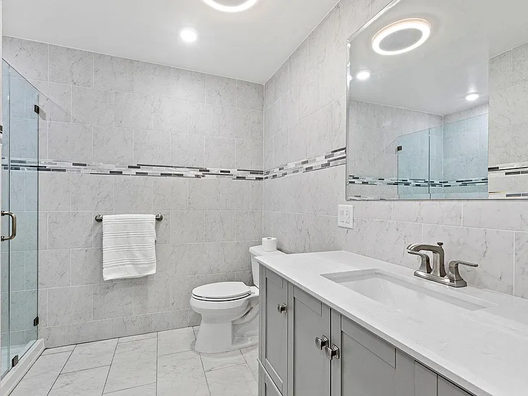 628 Bloomfield St #2 — Photo 5