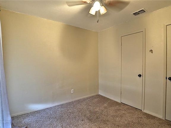 5th image of 2525 S 41st St