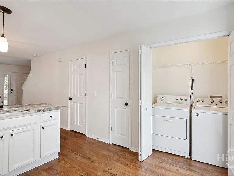 84 Fairgreen St — Photo 14