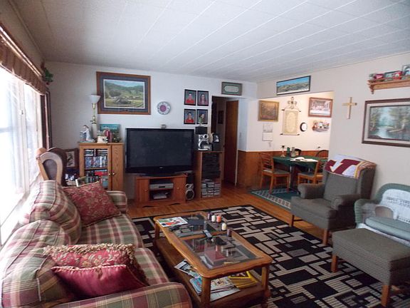 3rd image of 521 17th Ave W