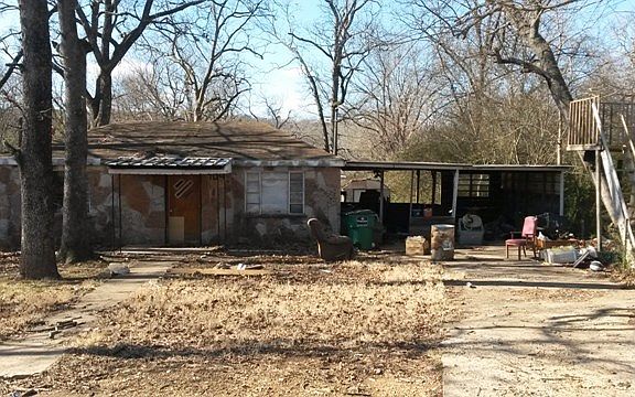 2nd image of 704 N Estes Ave