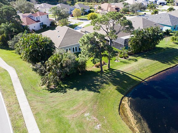 5th image of 876 Suntree Woods Dr