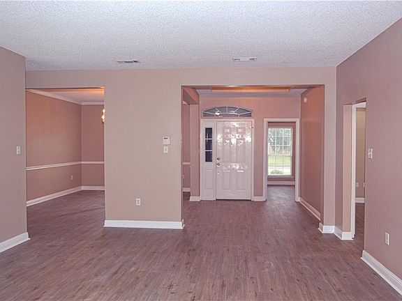 2nd image of 1118 Joy Dr