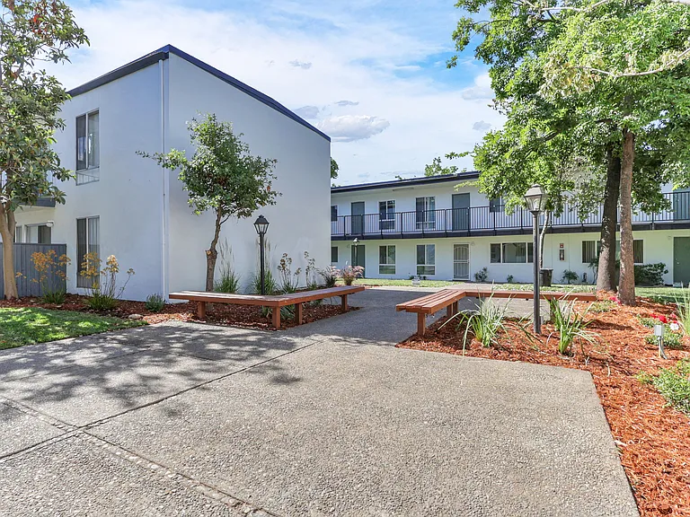 Courtyard Apartments — Photo 22