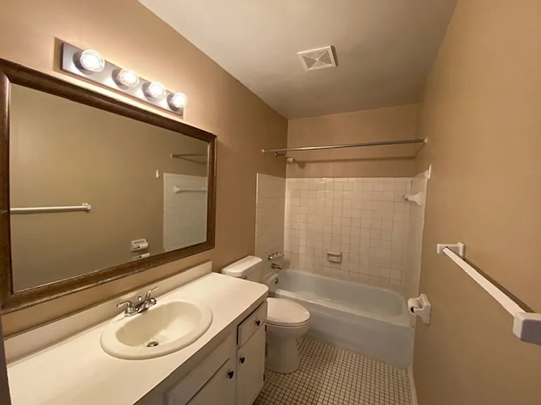 Woodside — Photo 24