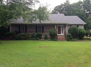 412 Shadowlake Dr, Chesapeake, VA 23320