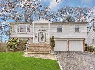 2414 Oak St, Bellmore, NY 11710