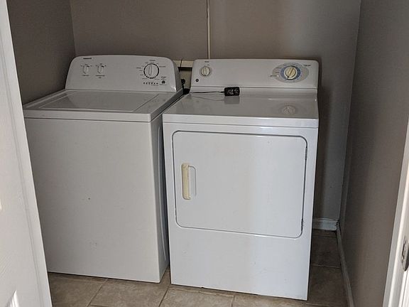 5th image of 1723 Largo Cir