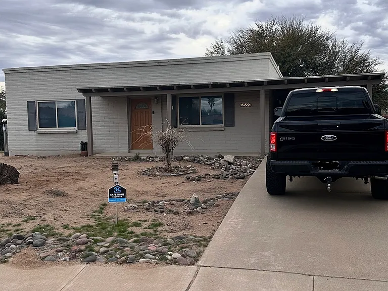 532 S Las Uvas — Photo 1
