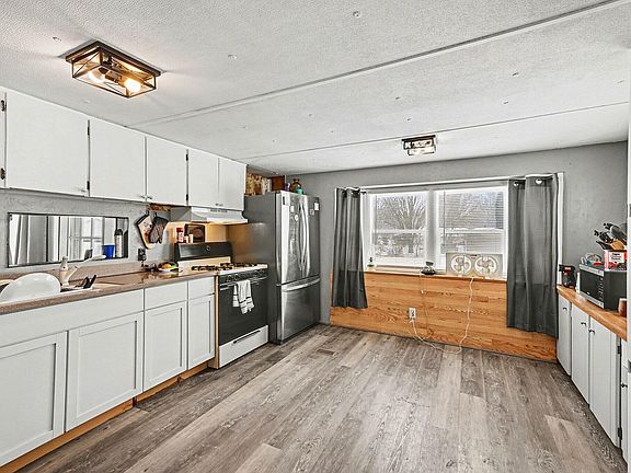 5th image of 3083 Dumont Rd