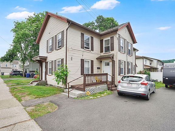 3rd image of 1061-1063 Pleasant St