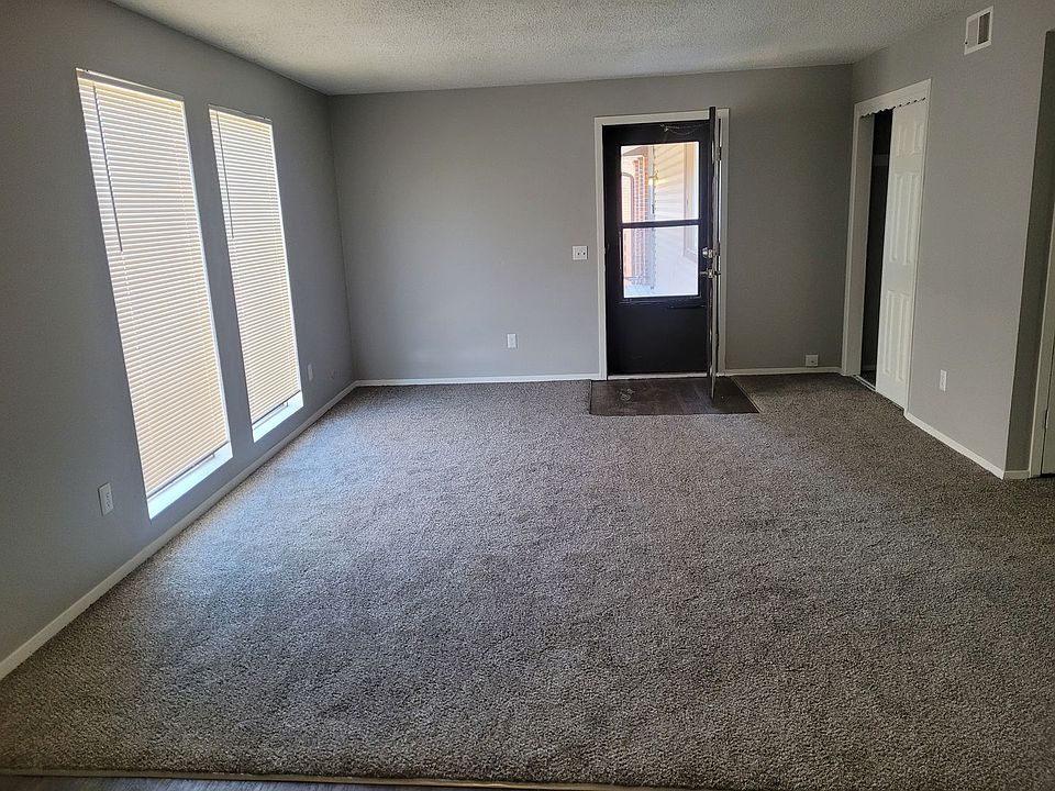 2nd image of 2510 E Pawnee Ave #1304