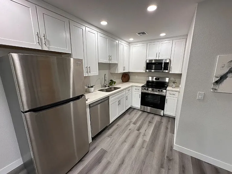 Beautifully Designed 3-bedroom 2-bathroom Home — Photo 21