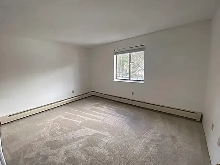 1426 Bodwell Rd #1 — Photo 11