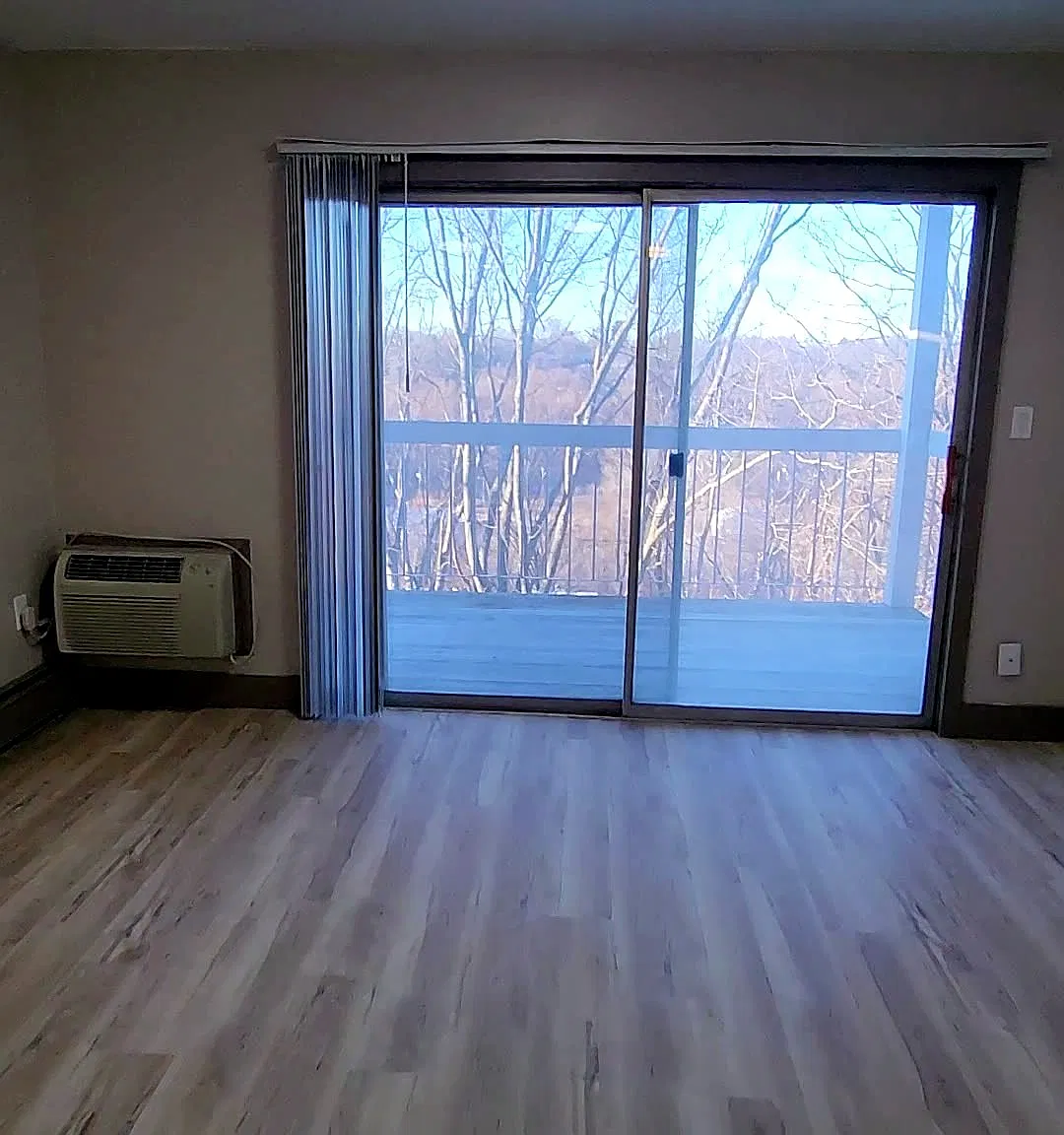 3 bed, 1.5 bath, 1100 sqft, $2,150 — Photo 4