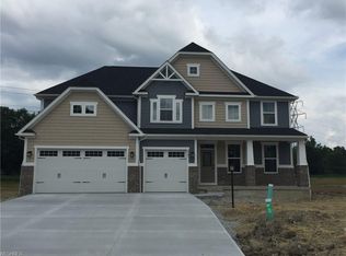2701 Fairview Dr, Avon, OH 44011