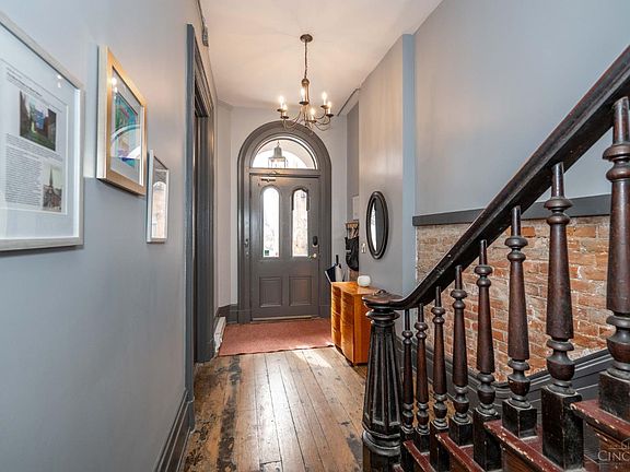 5th image of 104 W Clifton Ave