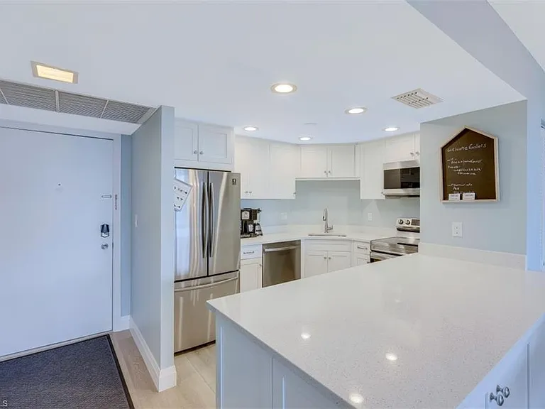 5 Bluebill Ave #210 — Photo 8