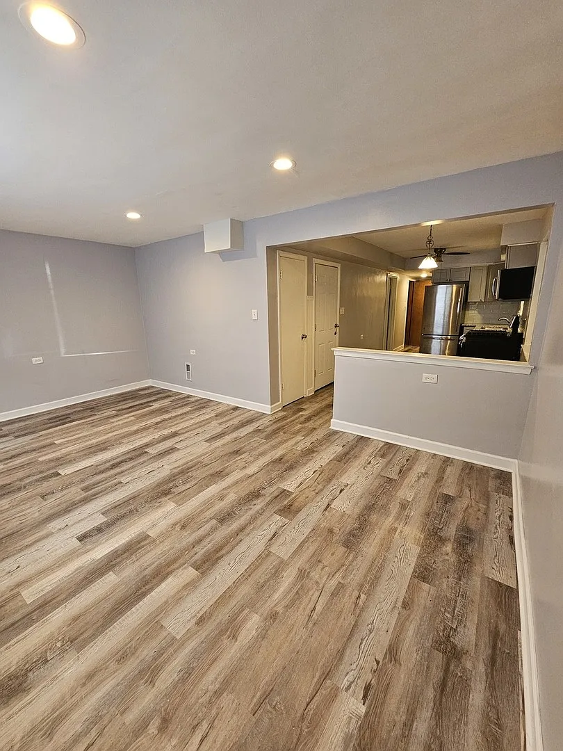 2 bed, 950 sqft, $1,700 — Photo 4