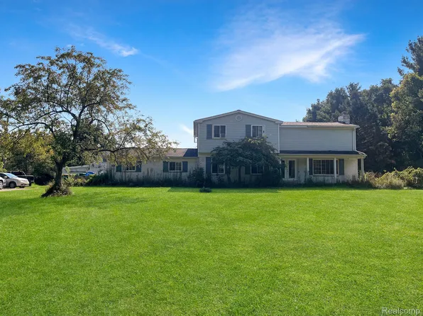 1580 Honert Rd, Ortonville, MI 48462