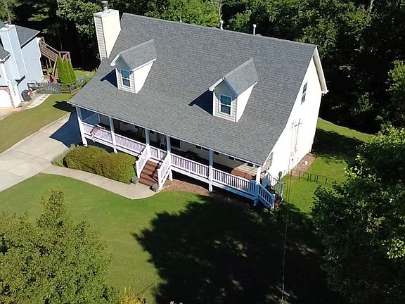 4th image of 348 S Woods Dr