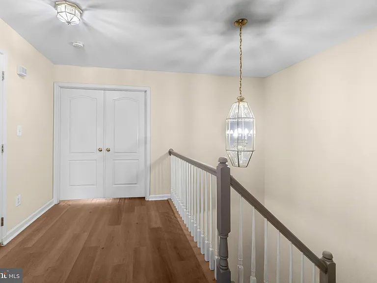 43729 Stoke Chapel Ter — Photo 23