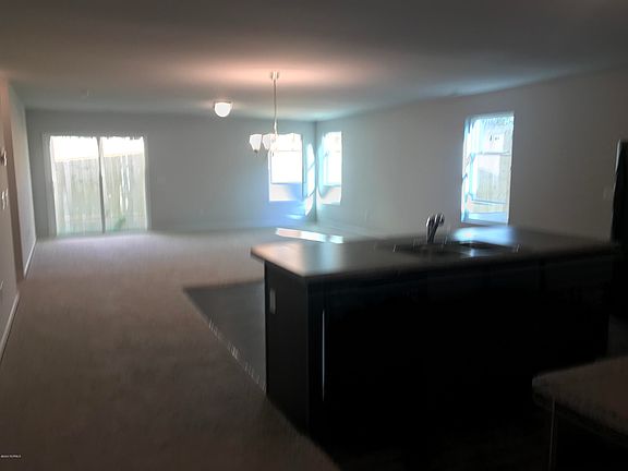 3rd image of 9196 Southview Court