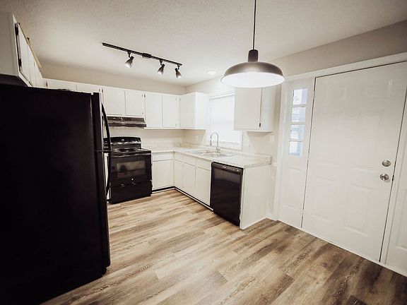 5th image of 217 Mark Twain Cir #59