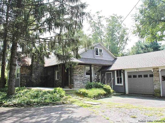 2nd image of 10 Riverview Dr