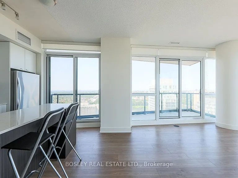 30 Roehampton Ave #3403 — Photo 11