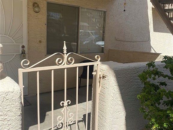 3rd image of 917 Rockview Dr Unit 101