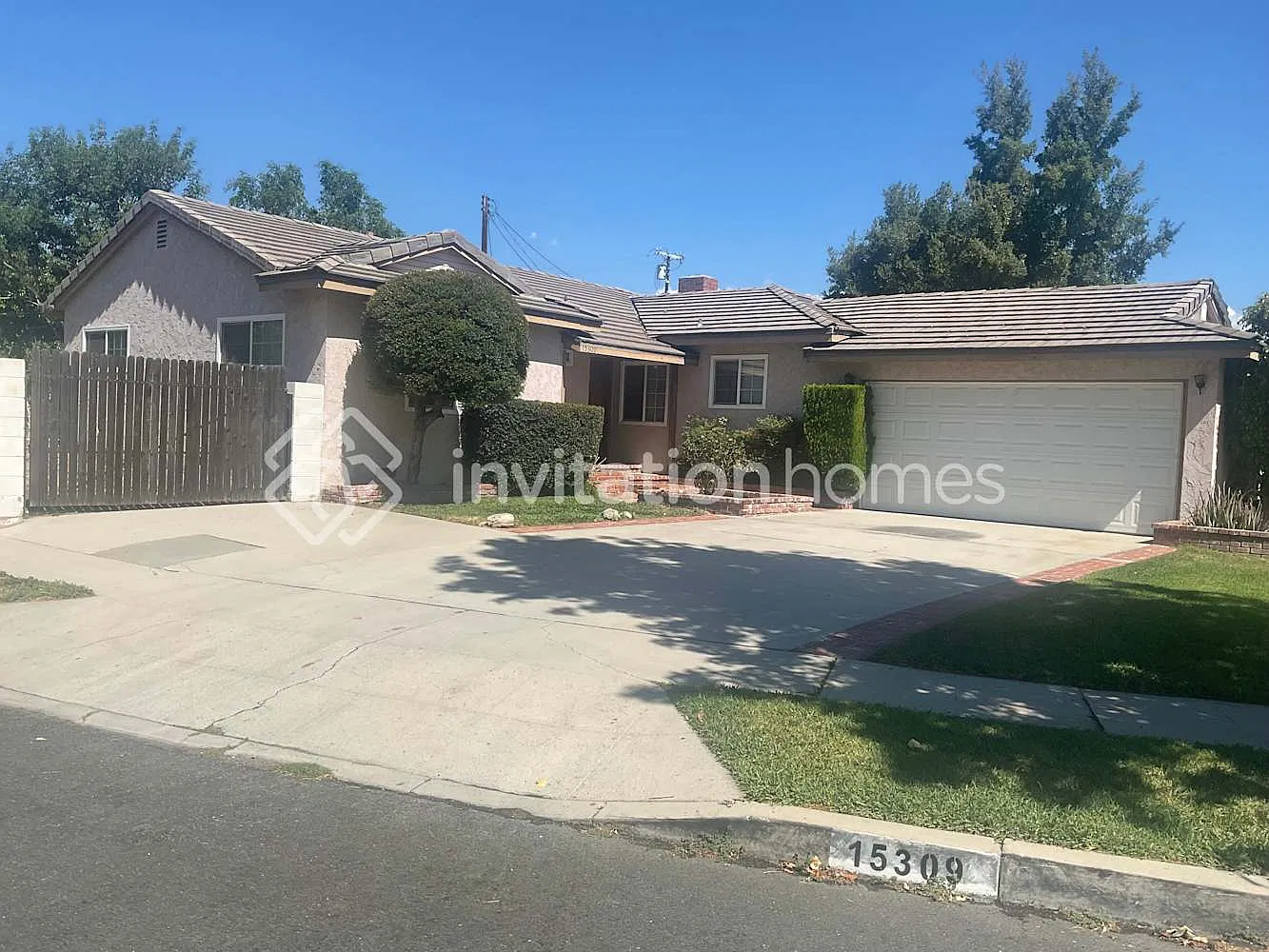 15309 Kingsbury St Mission Hills, CA 91345 — Photo 1